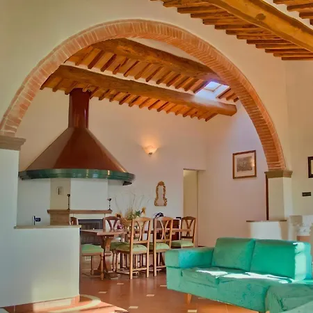 Villa Podere Viepri - In Esclusiva